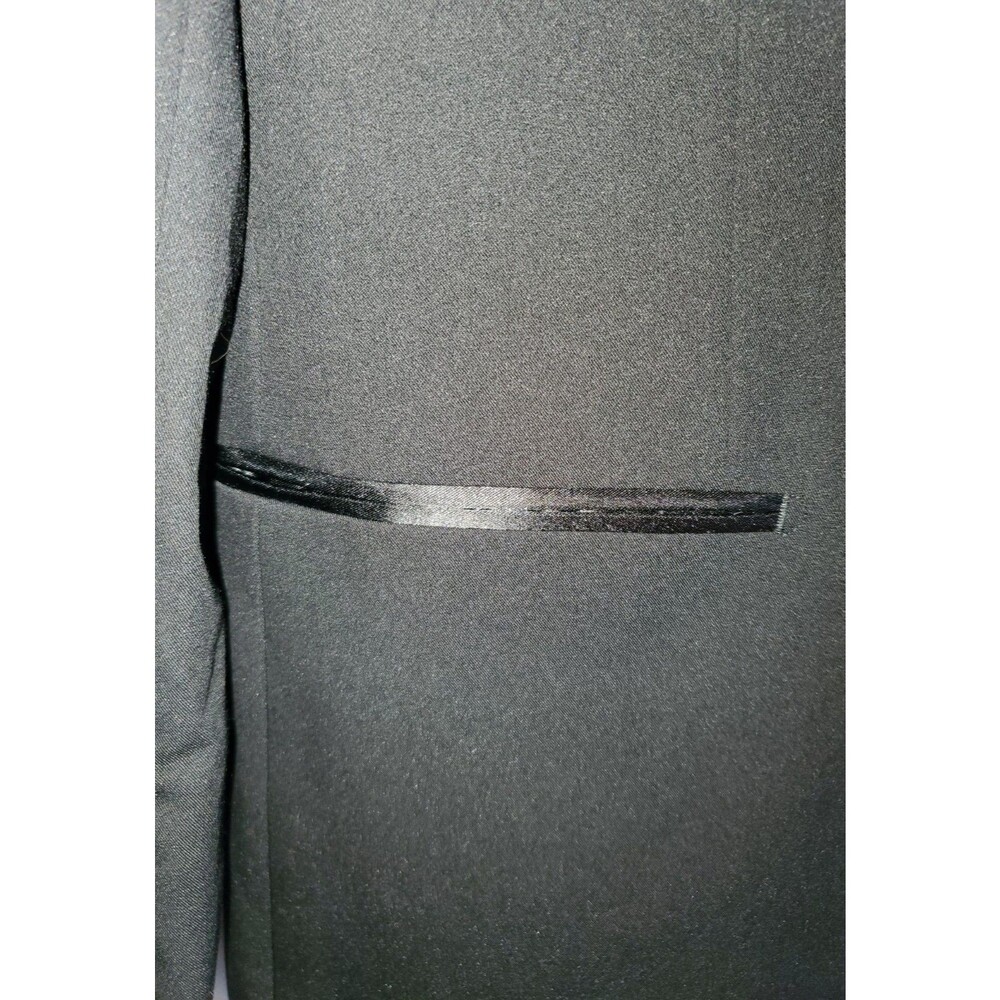 SuitShop Black Peak Lapel Tuxedo Jacket 44R NWT Slim Fit PKTXSJ44R-S Tux - Picture 4 of 16